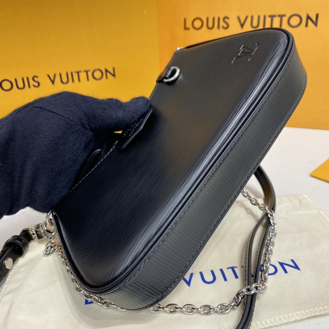 Louis Vuitton EASY POUCH ON STRAP Handbag Epi Leather M80471 Black